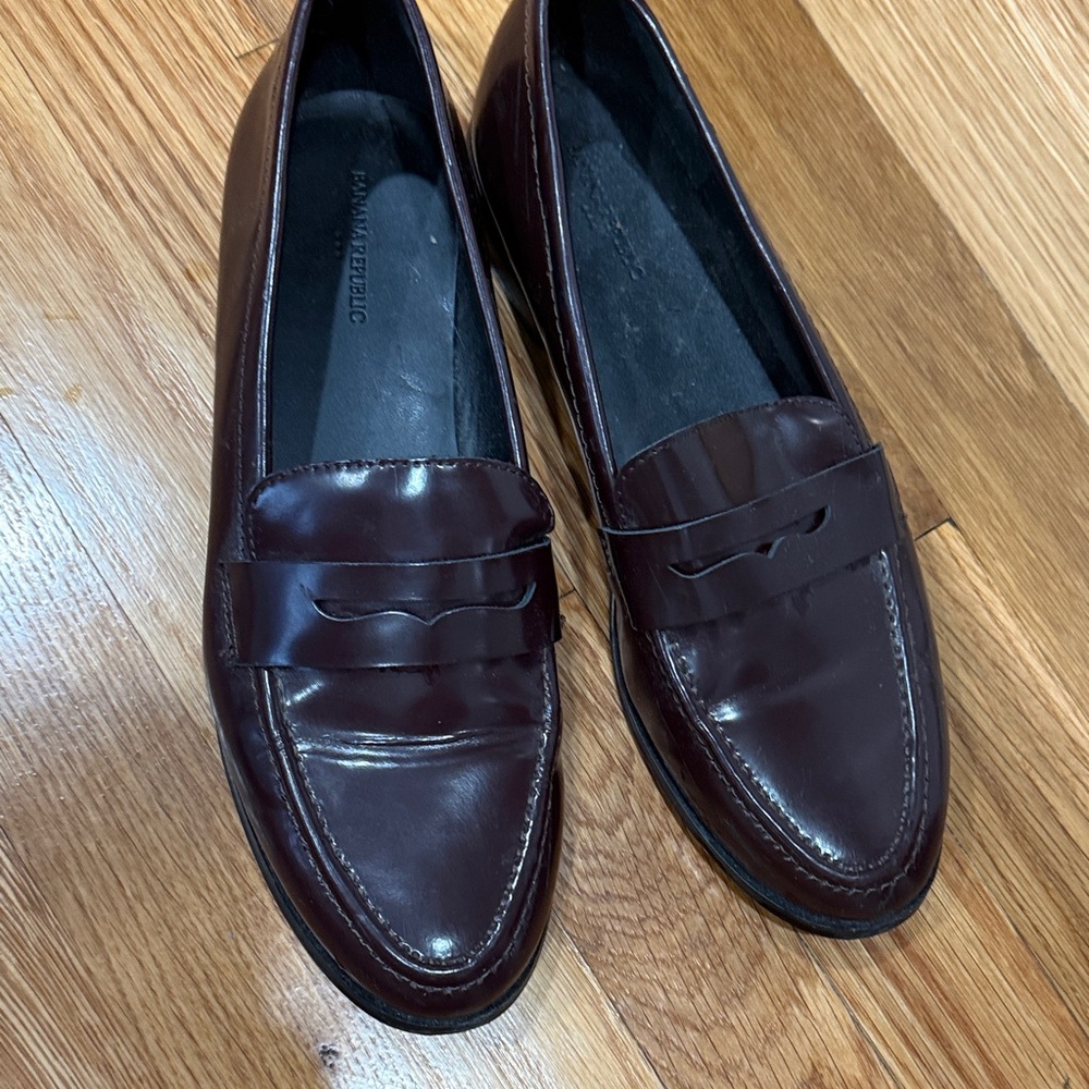 Banana Republic Women's Burgundy Leather Penny Loafers
